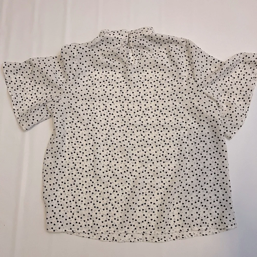 BLACK & WHITE HIGH NECK BLOUSE - Picture 3 of 6